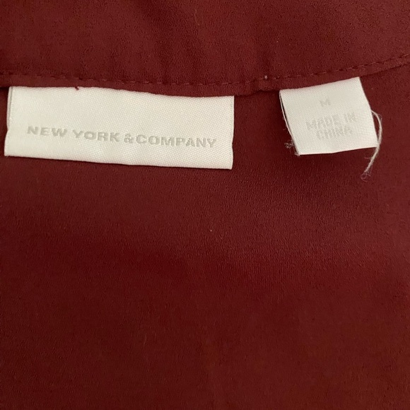 Women’s Newyork & Co, Elegant Burgundy Off-Shoulder Top Size Medium - Picture 5 of 6